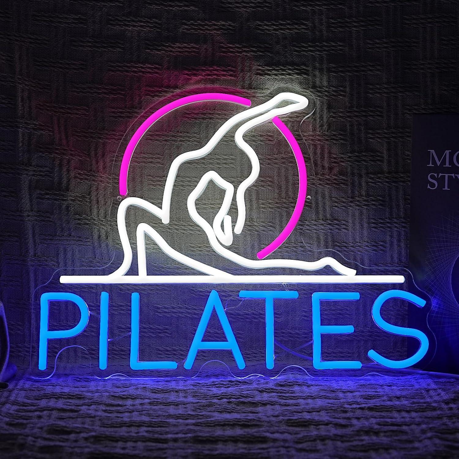 Pilates Yoga Room - لافتة نيون لليوغا والبيلاتس مع إضاءة