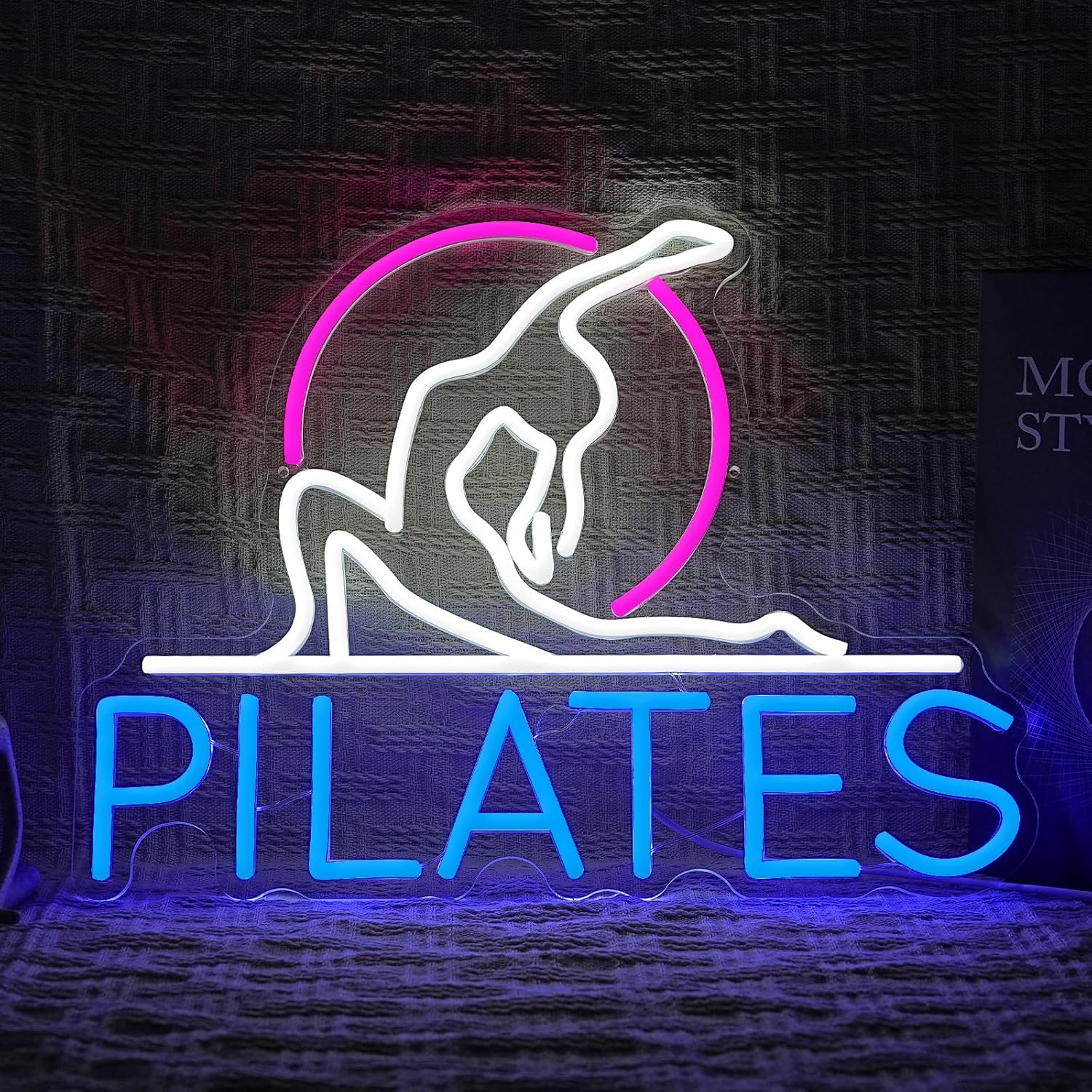 لافتة نيون لليوجا والبيلاتس، إ - مراجعة Pilates Yoga Room وسعره