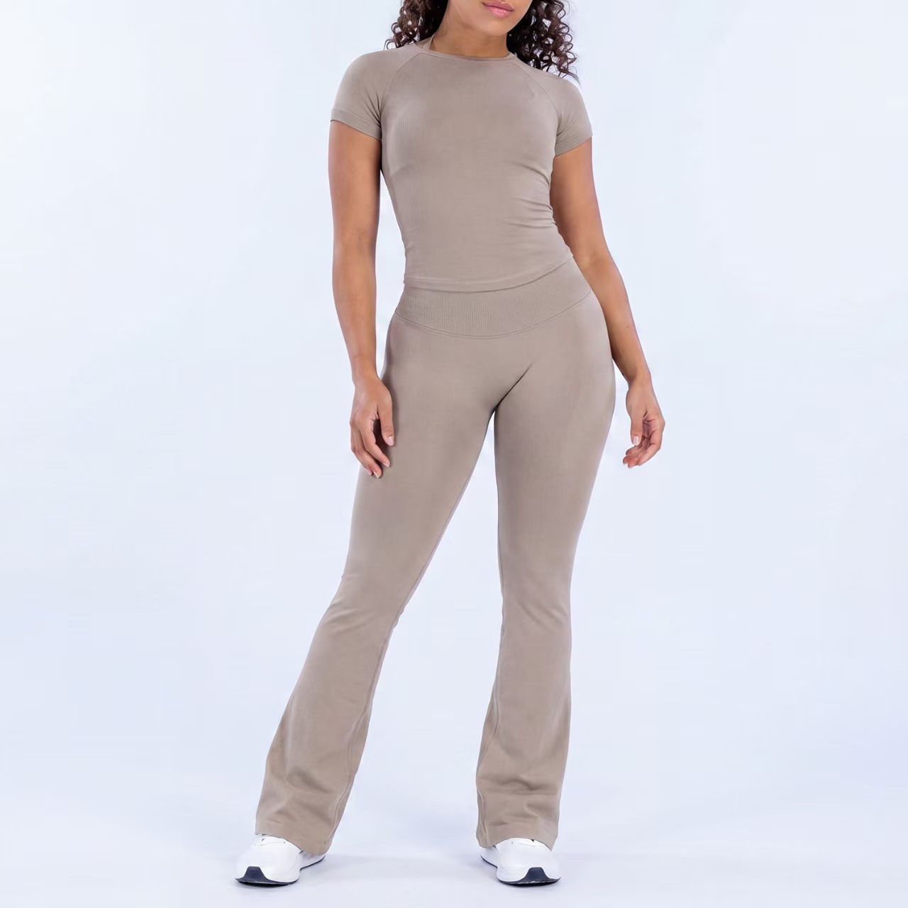 طقم يوجا وبيلاتس من قطعتين مع  - مراجعة Pilates Yoga Fit وسعره